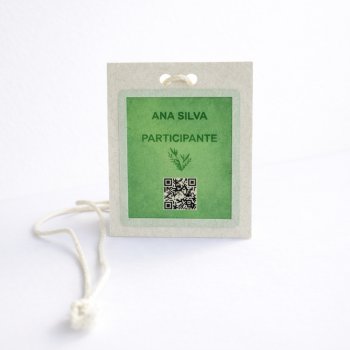 Crachá produzido em papel reciclado